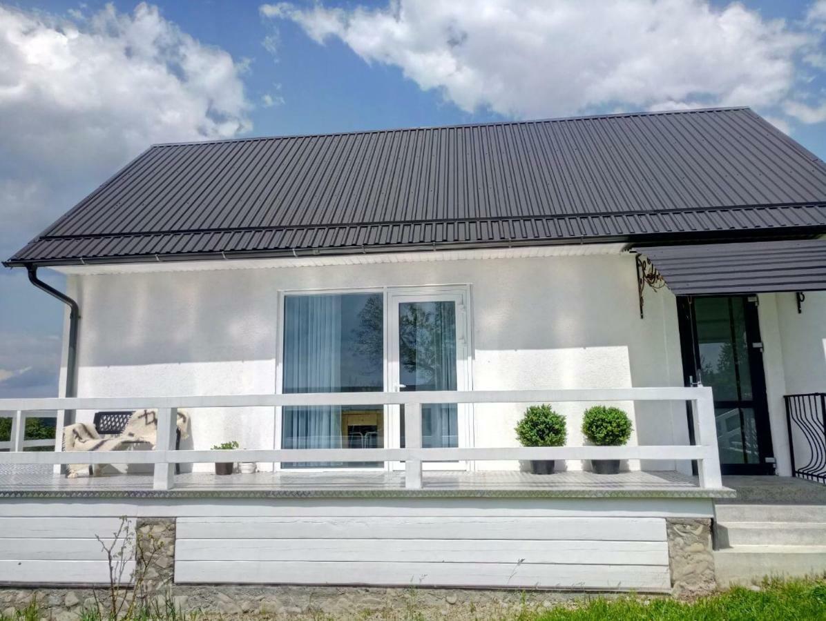 Villa Cosy House à Berehomet Extérieur photo